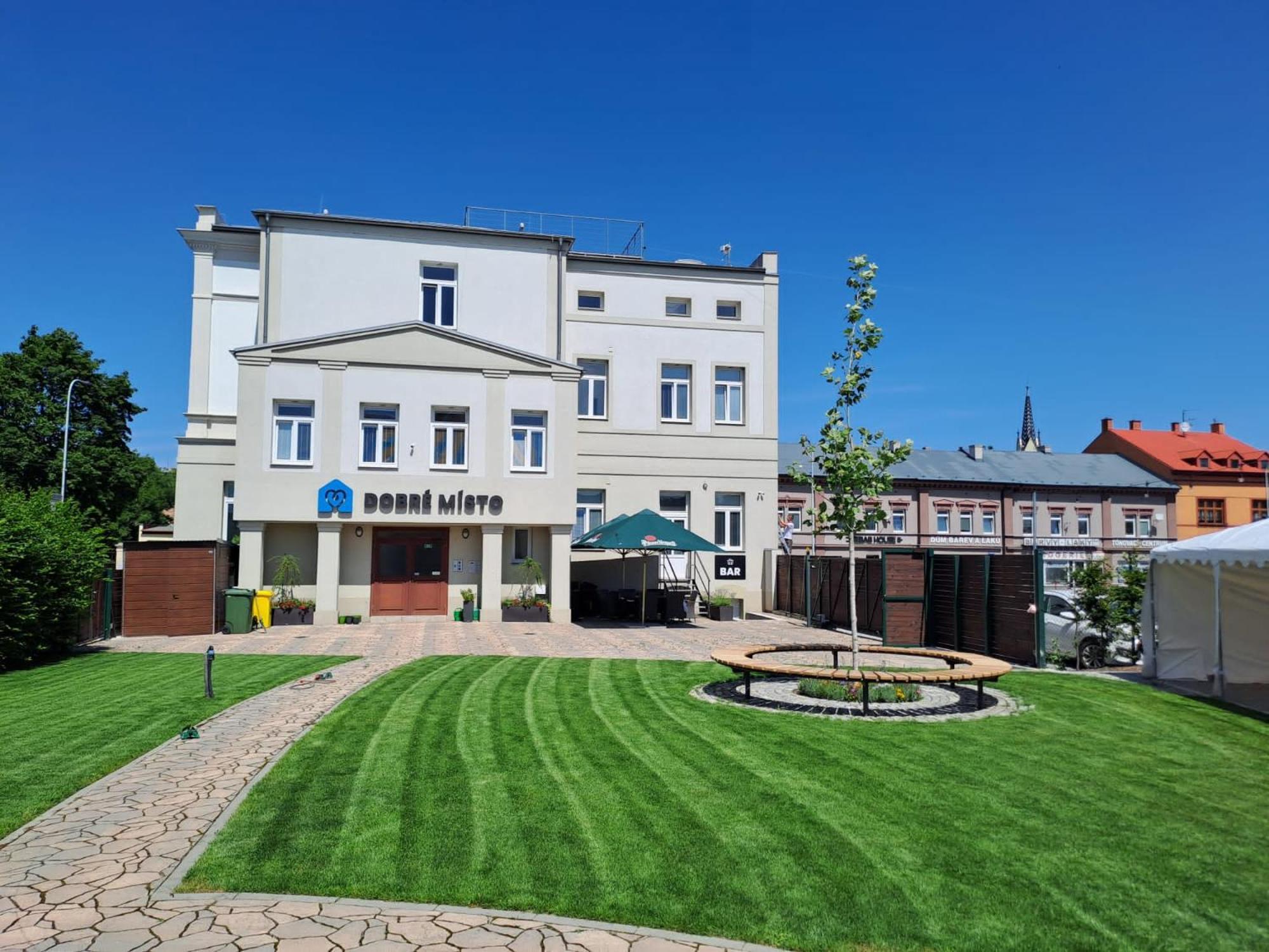 Hotel Dobre Misto Karniów Zewnętrze zdjęcie